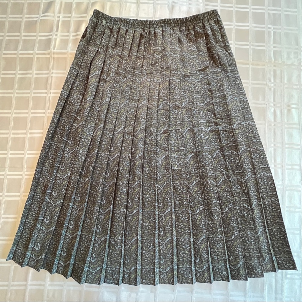 Vintage Leslie Fay dresses pleaded skirt brand new never used without tags